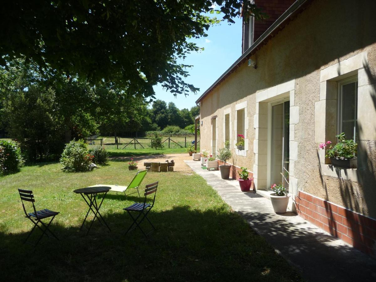 Chambre D'Hote En Vallee Du Loir - Elevage Des Rosiers Bazouges-sur-le-Loir Luaran gambar